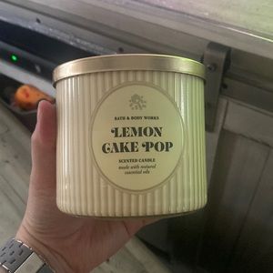 Bath and Body Works Lemon Cake Pop Candle